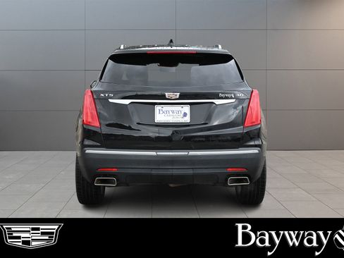 Used 2018 Cadillac XT5 Luxury w/ Driver Awareness Package image 6
