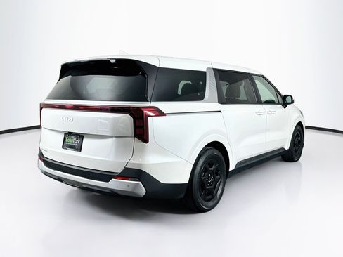 Used 2025 Kia Carnival FWD image 9