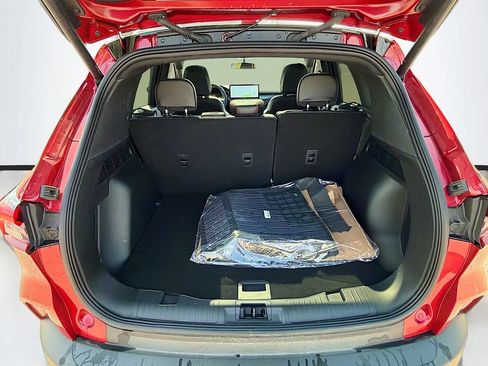 Used 2025 Ford Escape ST-Line w/ Tech Pack #1 AWD/4WD image 29