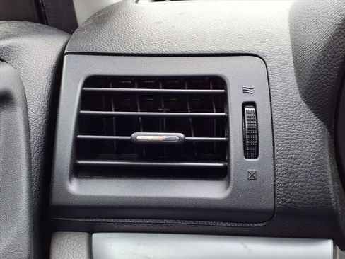 Used 2014 Subaru Forester 2.5i image 24