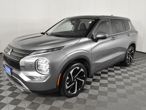 Used 2024 Mitsubishi Outlander SE image 10