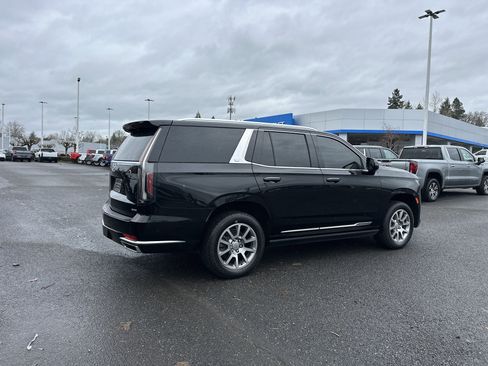 Used 2022 Cadillac Escalade Premium Luxury image 6