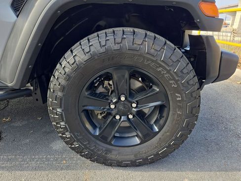 Certified 2022 Jeep Wrangler Unlimited Sport image 32