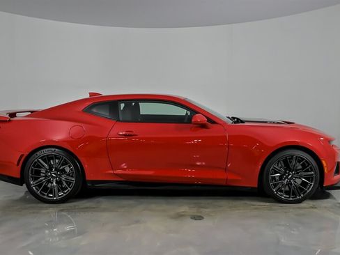 Used 2018 Chevrolet Camaro ZL1 RWD image 14