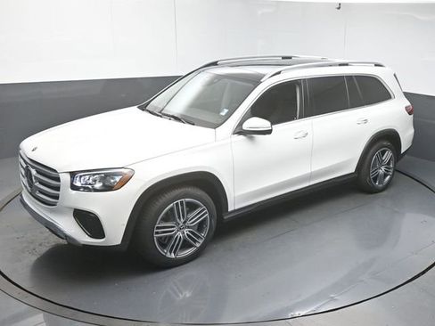 Used 2026 Mercedes-Benz GLS 450 4MATIC image 46