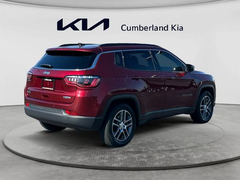 Used 2020 Jeep Compass Latitude FWD image 5