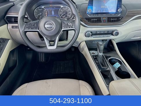 Used 2024 Nissan Altima 2.5 SV FWD image 22
