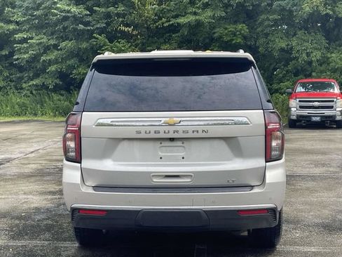 Used 2024 Chevrolet Suburban LT w/ LT Signature Package AWD/4WD image 4