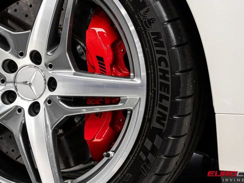 Used 2021 Mercedes-Benz AMG GT Roadster image 24