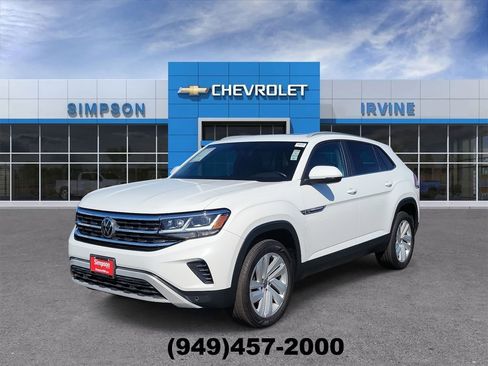 Used 2020 Volkswagen Atlas Cross Sport SE w/ Panoramic Sunroof Package image 4