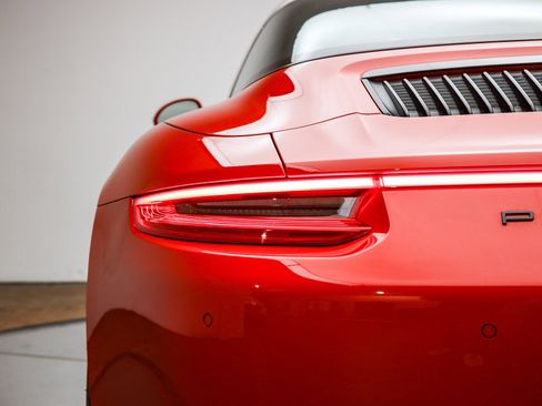 Certified 2017 Porsche 911 Targa 4S image 9