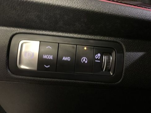 Used 2024 Chevrolet Traverse RS image 18