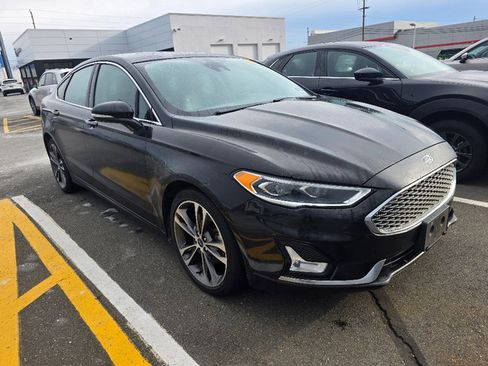 Used 2019 Ford Fusion Titanium image 2