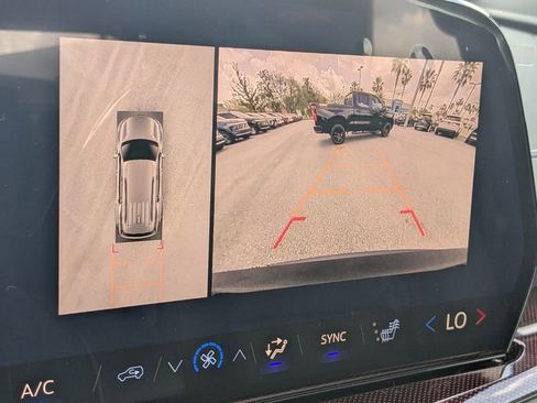 New 2026 Chevrolet Traverse Z71 w/ Enhanced Driving Package AWD/4WD image 19