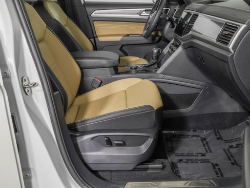 Used 2023 Volkswagen Atlas Cross Sport SEL AWD/4WD image 46