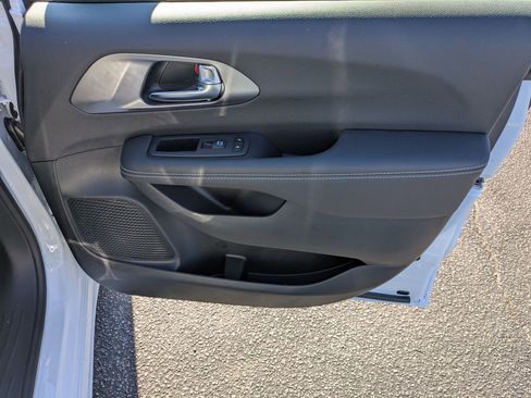 New 2026 Chrysler Pacifica Select image 32