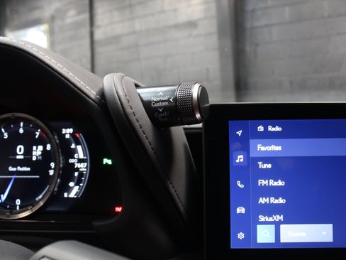 Used 2024 Lexus LC 500 Convertible w/ Touring Package RWD image 57