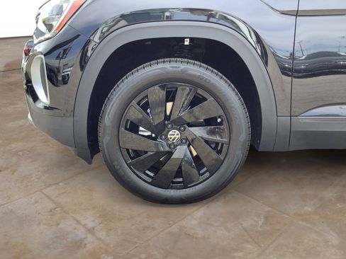 New 2026 Volkswagen Atlas SE image 10