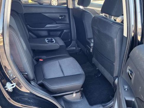 Used 2016 Mitsubishi Outlander SE AWD/4WD image 18