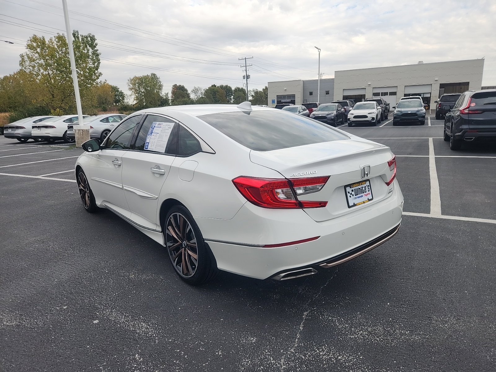 Used 2020 Honda Accord Touring image 6