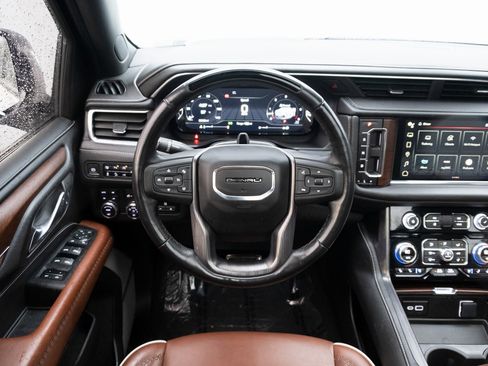 Used 2023 GMC Yukon XL Denali Ultimate image 2