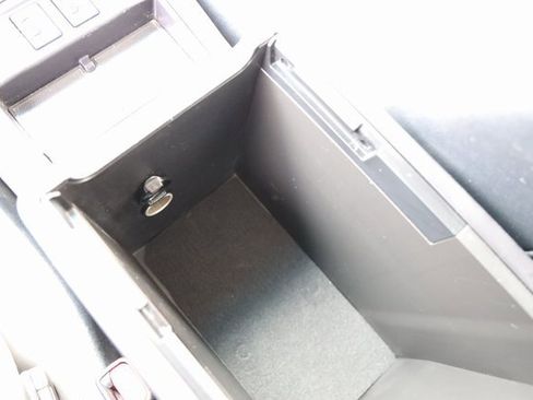 Used 2015 Toyota Camry XSE image 25