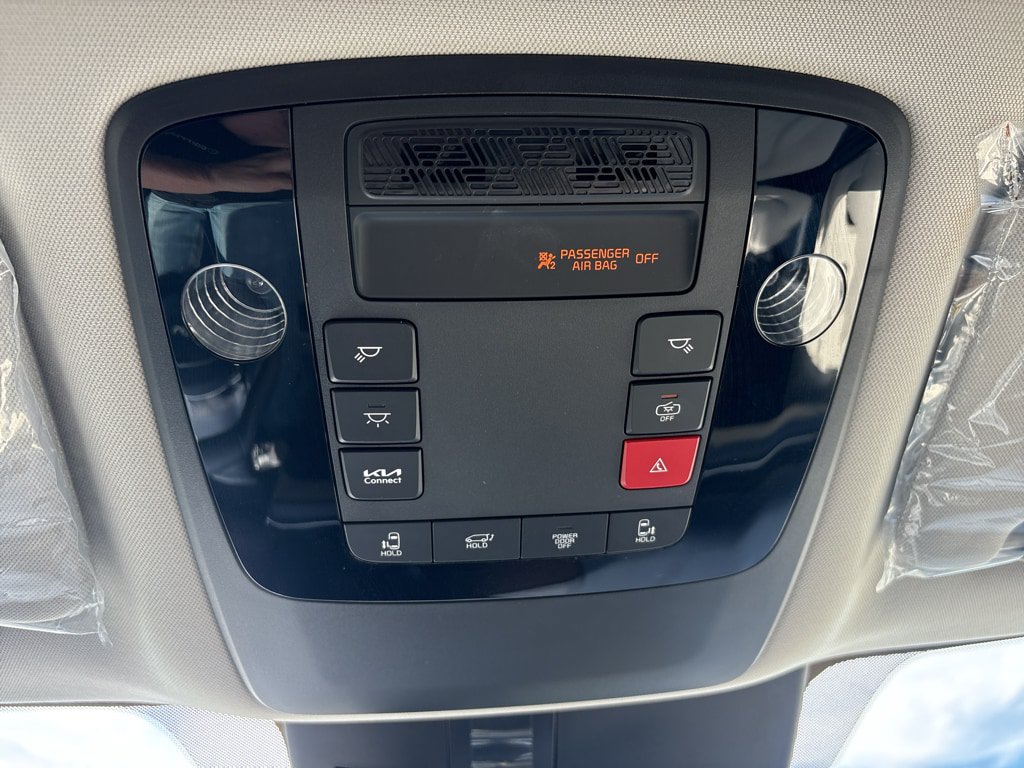 Used 2026 Kia Carnival EX FWD image 32