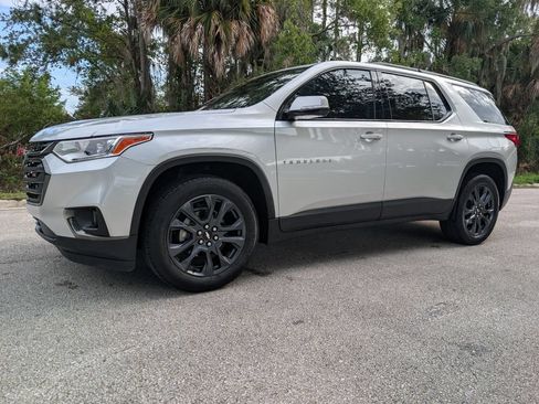 Used 2020 Chevrolet Traverse RS FWD image 3