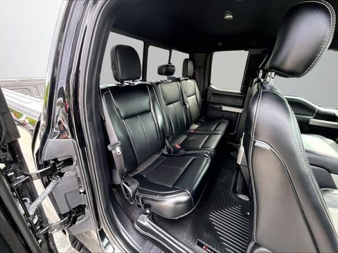 Used 2019 Ford F150 Lariat w/ Equipment Group 502A Luxury AWD/4WD image 29