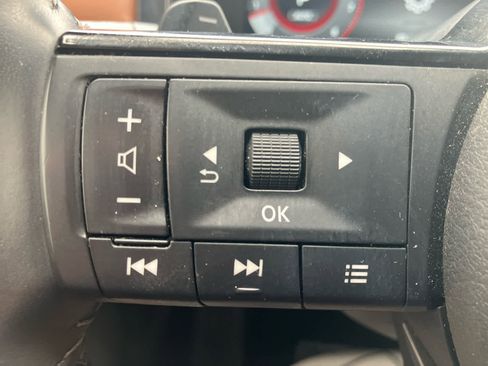 Used 2024 Nissan Pathfinder Platinum AWD/4WD image 16