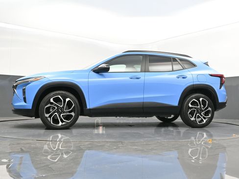 Certified 2024 Chevrolet Trax RS w/ Sunroof Package image 38