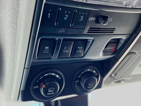 Certified 2022 Toyota 4Runner TRD Off-Road Premium image 33