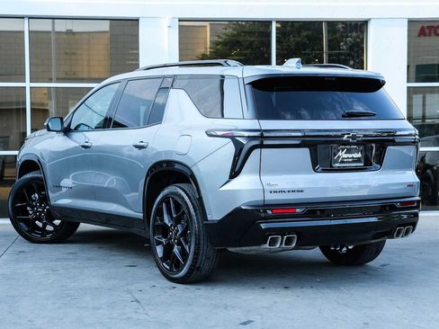 Used 2026 Chevrolet Traverse RS FWD image 16