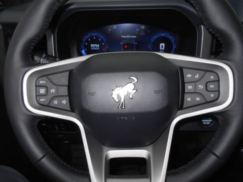 New 2025 Ford Bronco Badlands w/ Sasquatch Package image 40