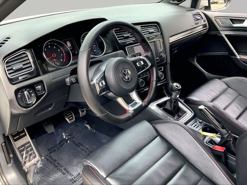 Used 2017 Volkswagen GTI SE FWD image 18