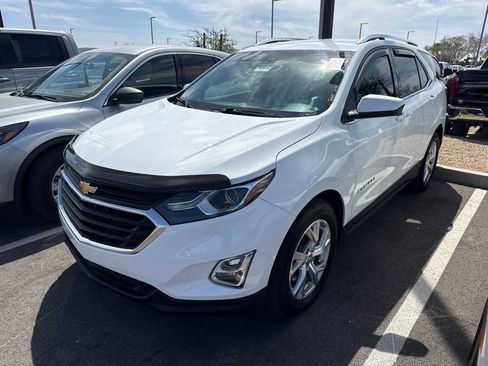 Used 2019 Chevrolet Equinox LT FWD image 2