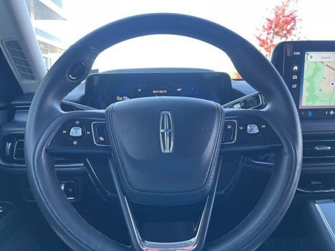 Certified 2025 Lincoln Aviator AWD w/ Jet Appearance Package image 32