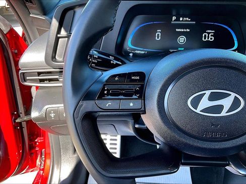 Used 2025 Hyundai Elantra Sport FWD image 13