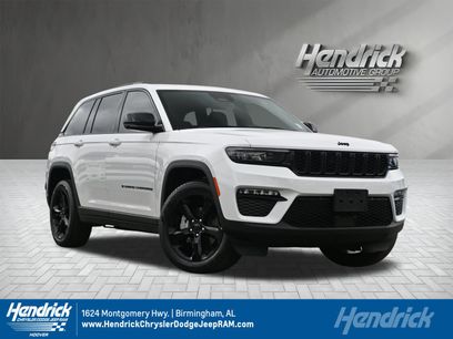 Used 2025 Jeep Grand Cherokee Limited w/ Black Appearance Package
