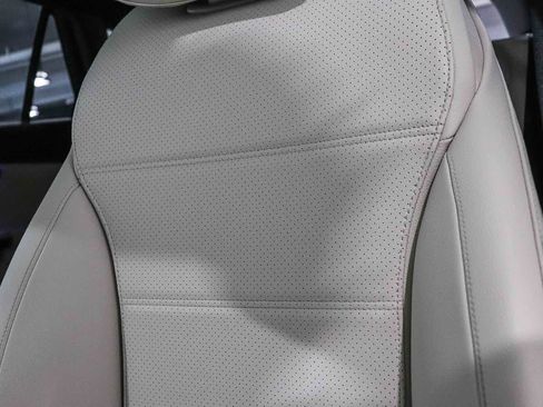 Used 2024 Mercedes-Benz GLC 300 image 26