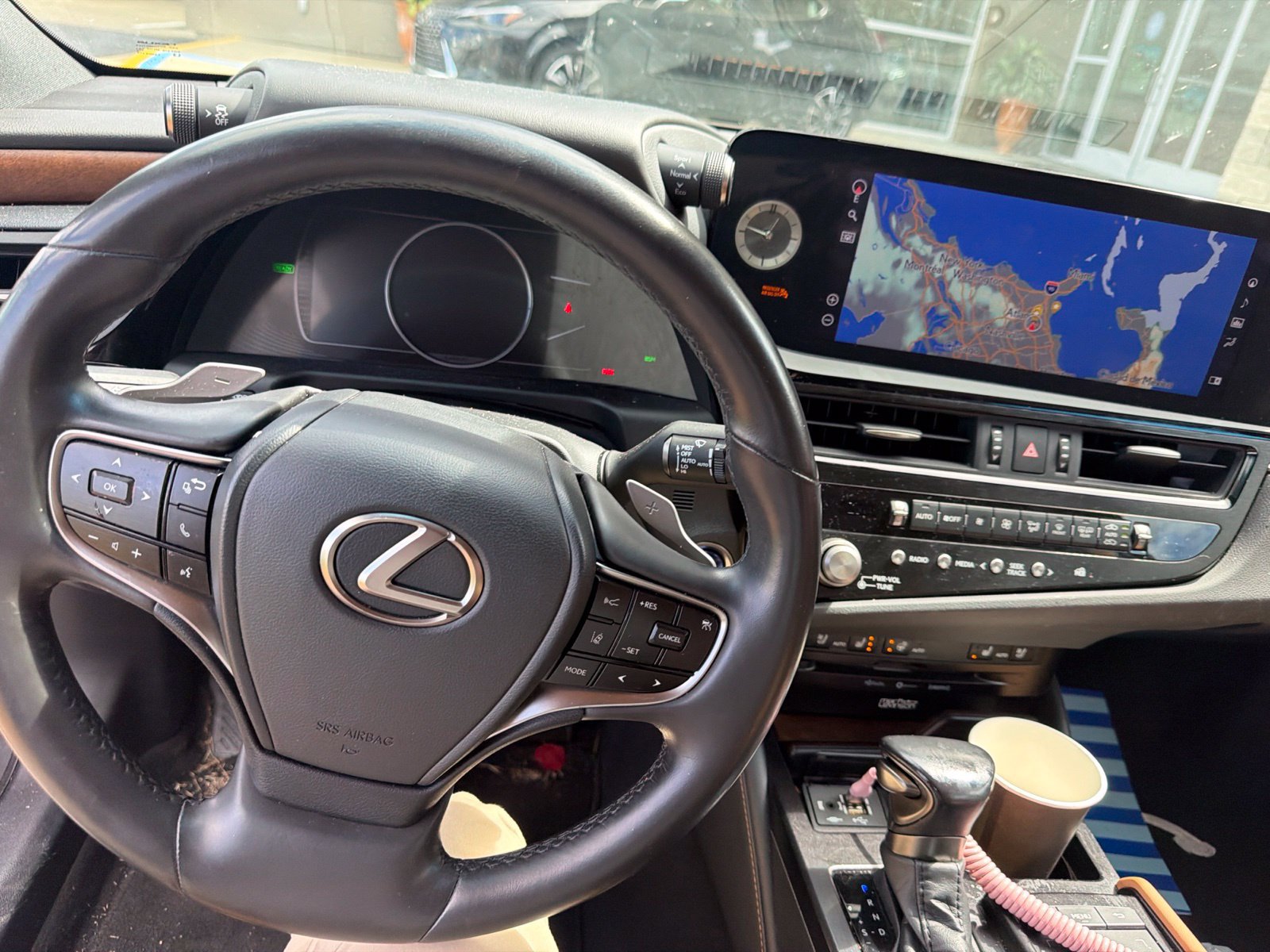 Used 2022 Lexus ES 300h w/ Premium Package FWD image 4