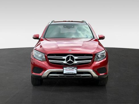 Used 2018 Mercedes-Benz GLC 300 4MATIC w/ Premium Package image 2