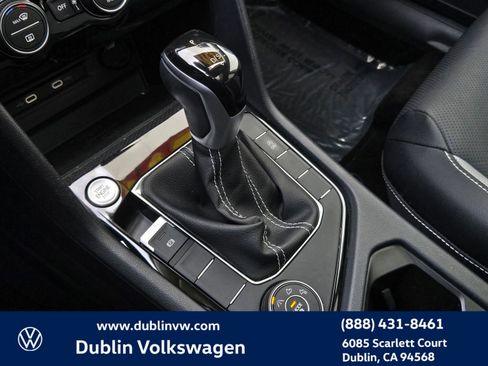 Certified 2023 Volkswagen Taos SEL image 19