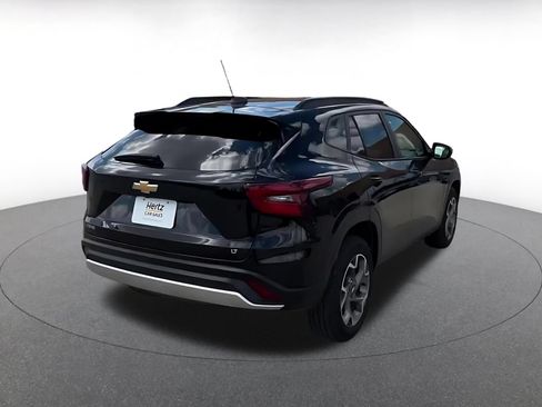 Used 2025 Chevrolet Trax LT w/ LT Convenience Package FWD image 14