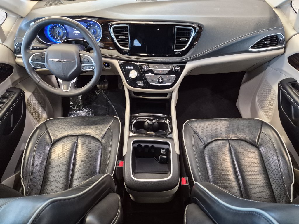 Used 2023 Chrysler Pacifica Limited FWD image 28