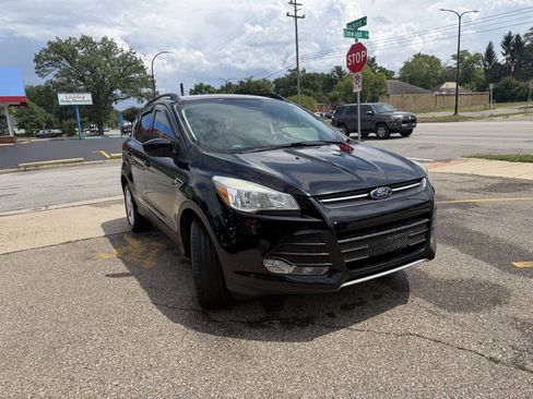 Used 2016 Ford Escape SE w/ Equipment Group 201A FWD image 6