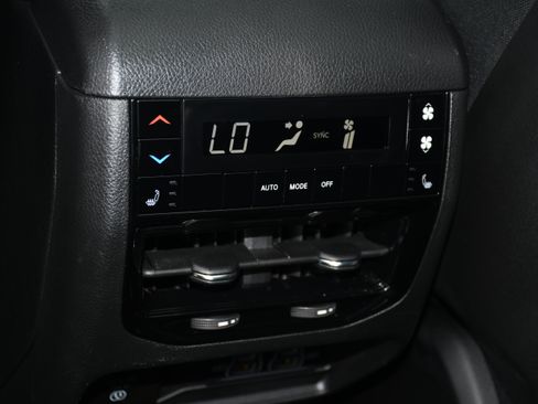 Used 2024 Jeep Grand Cherokee L Limited AWD/4WD image 18