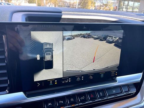 Used 2022 Chevrolet Silverado 1500 High Country w/ Technology Package image 17