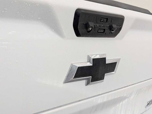 Used 2023 Chevrolet Silverado 1500 ZR2 image 13