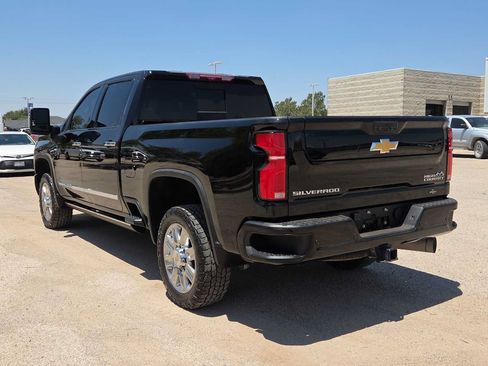 Used 2025 Chevrolet Silverado 2500 High Country w/ Technology Package AWD/4WD image 6
